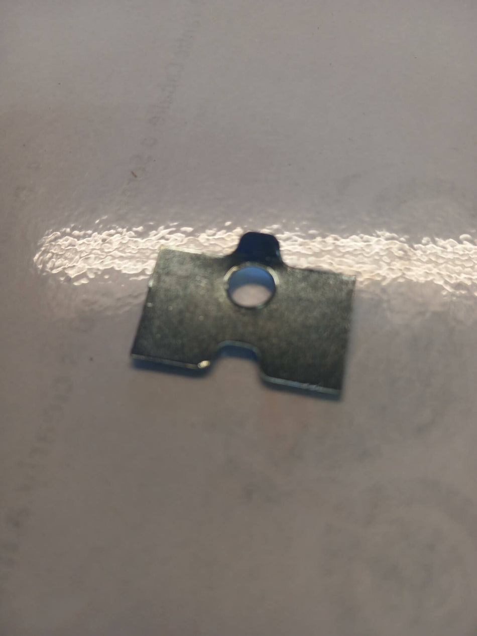 11319-05200 PLATE,OIL GALLERY PLUG