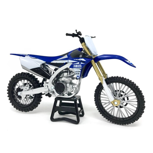 New Ray Toys Yamaha Scale Model (202034)