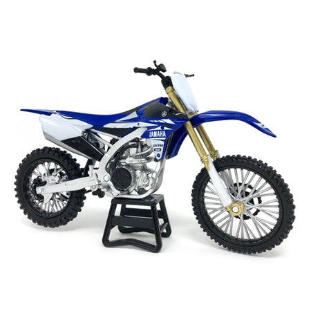 New Ray Toys Yamaha Scale Model (202034)