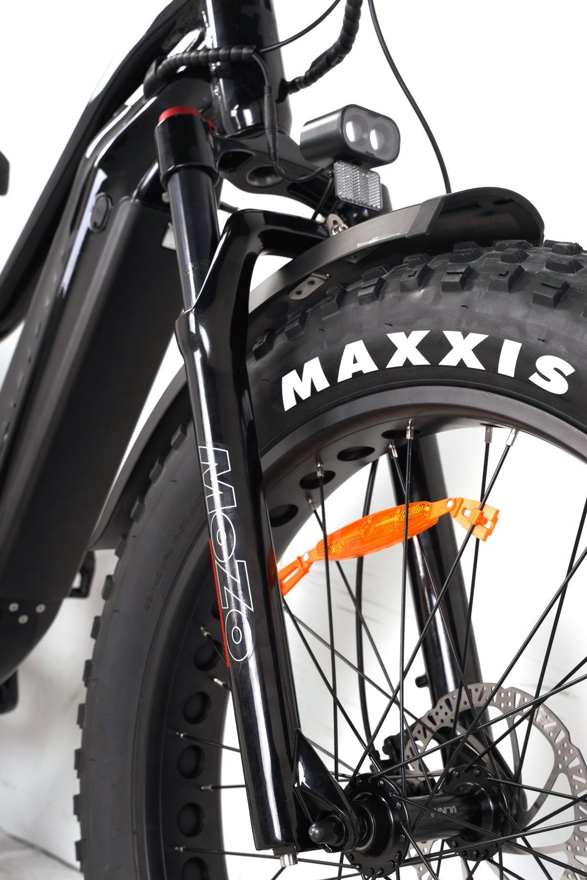 Taubik Westridge 4T Off Road - Mozo fork and Maxxis tire