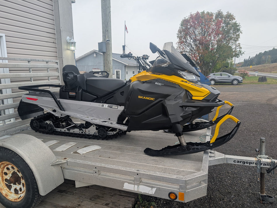 2023 Ski-Doo Skandic used snowmobile, left side