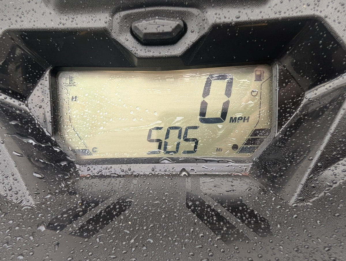 2023 Ski-Doo Skandic gauge showing 505 miles
